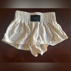 TALENTLESS high waisted cream lounge shorts XS